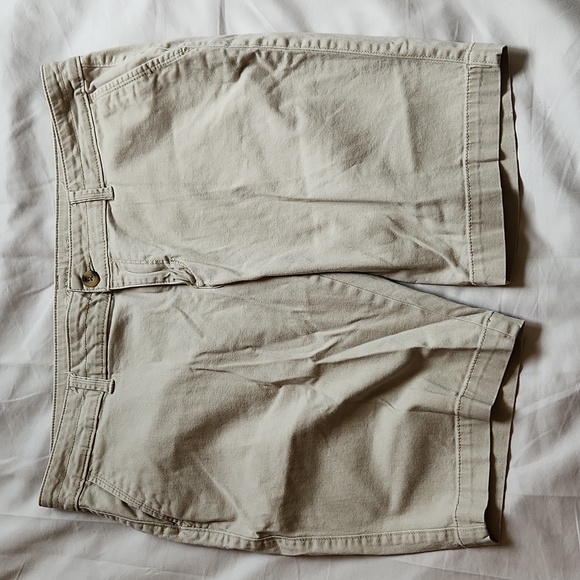 Arizona Jean Khaki Shorts - Picture 1 of 5